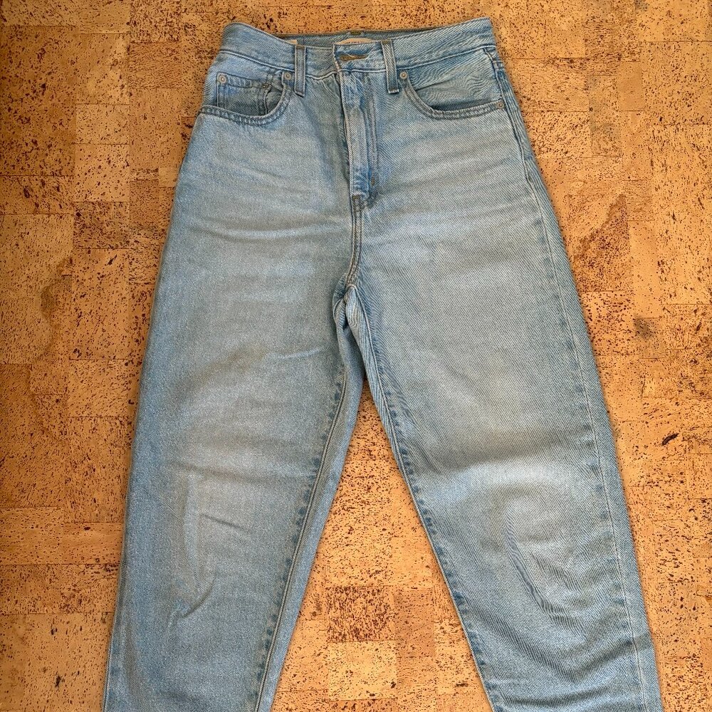 Levi's High Loose Taper Jeans